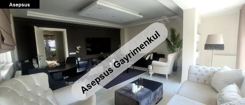 sahi̇bi̇nden bahçeli̇ tri̇pleks vi̇lla