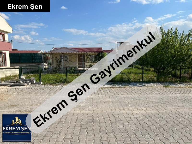 prefabrikli imarlı villa arsası
