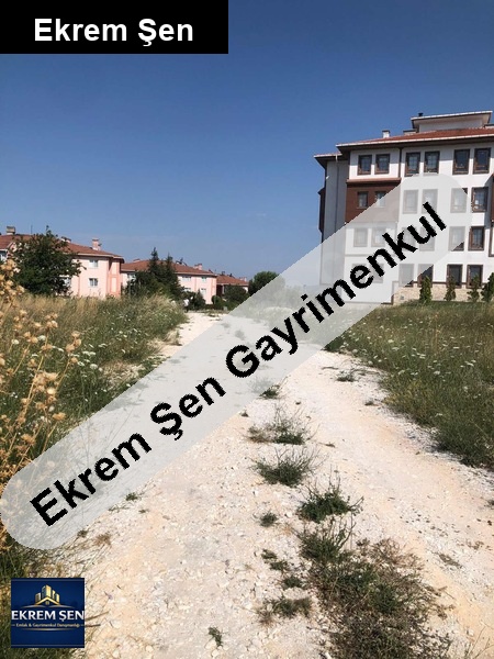 manyas atatürk mahallesi̇ 933 m² i̇marli arsa