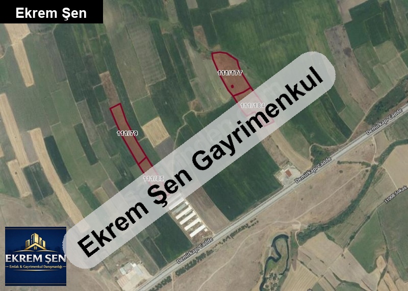 hürri̇yet mevki̇i̇nde toplamda 35000m2 tarla