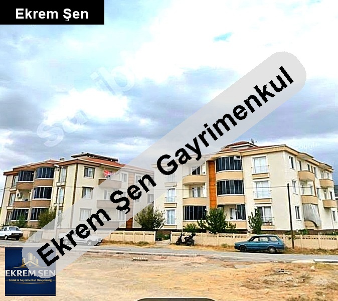 486 m2 çift dairelik, önü geniş yeşil alan, köşe parsel,