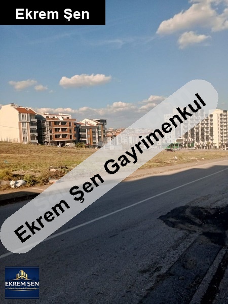 4 kat imarlı hafif kot var yan parsellerdeki bloklar 5 kat yaptı