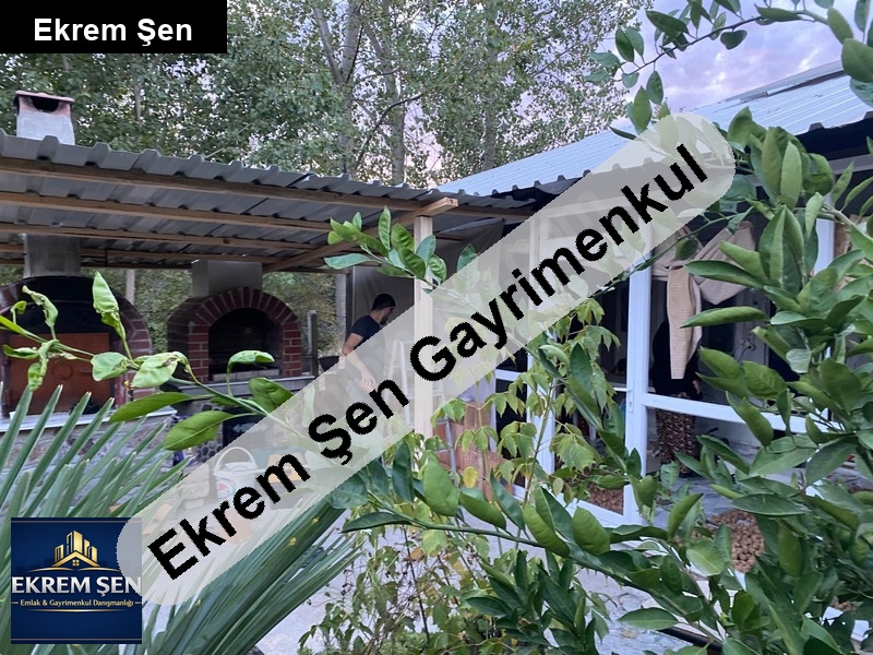 yol - su - elekti̇ri̇k olan doğa i̇le i̇çi̇ i̇çe hobi̇ bahçesi̇