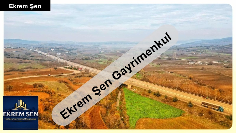 sahi̇bi̇nden~aci̇lll~otoyol kenarinda~3 dönüm