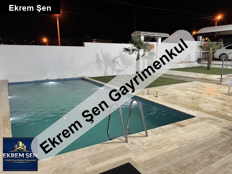 kuvayi milliye'de bahçeli, özel yapım yüzme havuzlu lüks villa