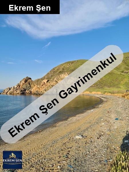 özel mavi̇ bayrakli koya cepheli̇ arsa