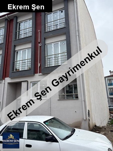 sahi̇bi̇nden 2+0 kullanişli dai̇re