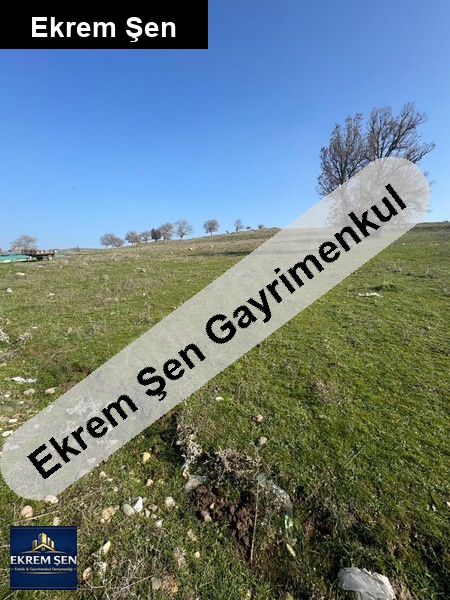 çi̇ft cephe yolu olan köşe parsel. takas olabi̇li̇r