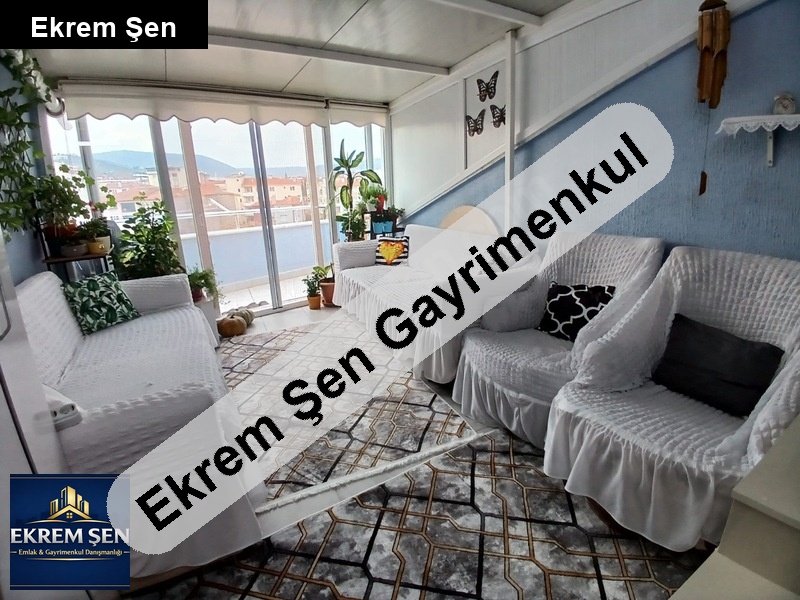 sahi̇bi̇nden görülmeye değer merkezi̇ konumda geni̇ş dubleks dai̇re