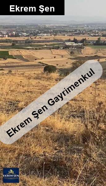 üçpinar mah i̇mar planinda satilik 5.240 m² şehi̇r manzarali tarla