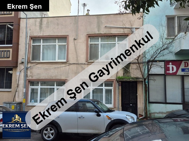 17 eylül mahallesi , 112 m² arsalı avlulu kagir ev.