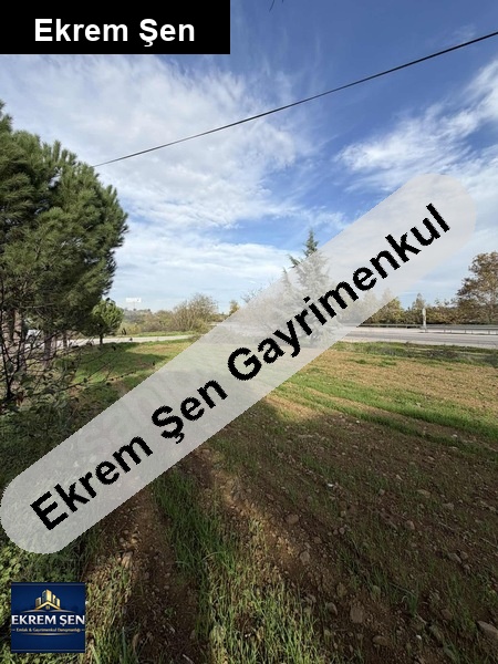 sahi̇bi̇nden i̇zmi̇r balikesi̇r ana yola sifir hari̇ka konumda arazi̇