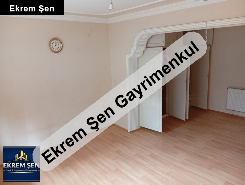 cuma pazarina yakininda merkezi̇ & uygun 2+1 ki̇ralik dai̇re