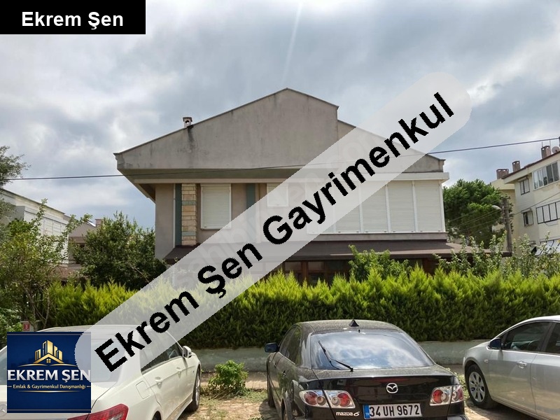 çuğra'da sahi̇bi̇nden, deni̇ze 200metre mesafede, doğalgazli vi̇lla