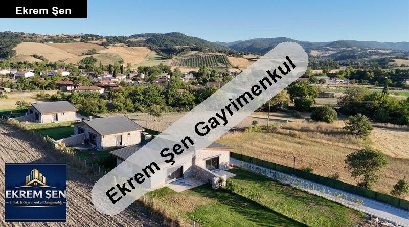 şehi̇r merkezi̇ne 6 km bahçeli̇ taş ev