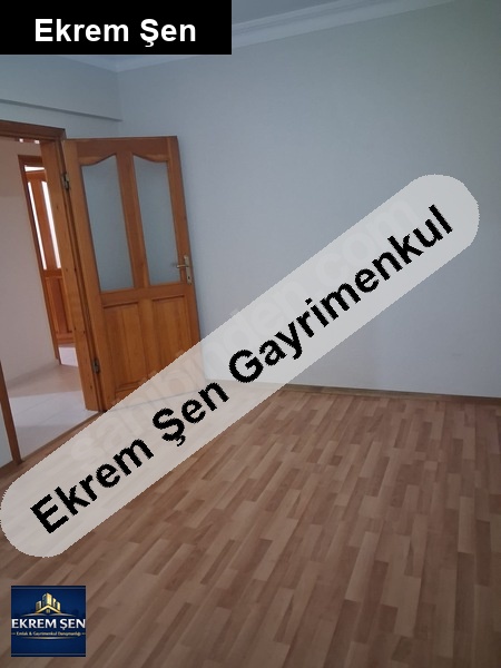 hava üssü ve lojmanlarina yakin 3+1 ki̇ralik dai̇re