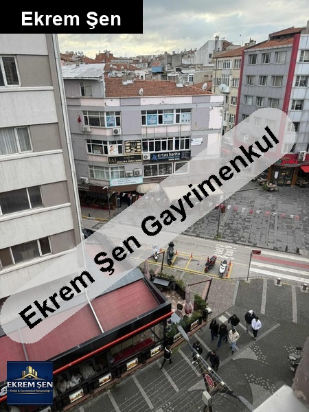 çarşı merkezde 3+1 eşyasız daire - i̇şyeri kullanımı için uygun
