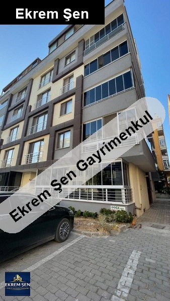 aci̇l sahi̇bi̇nden atatürk mahallesi 4+1 masrafsız satılık daire