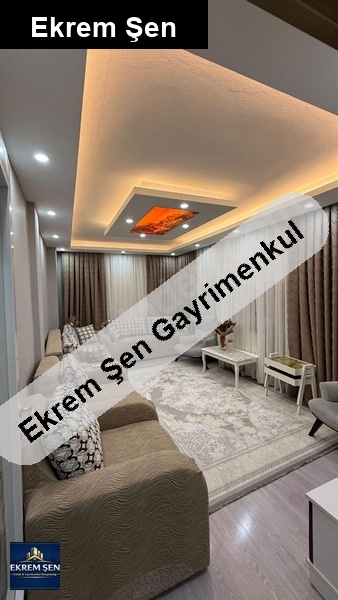 müstaki̇l 2 katli bahçeli̇ satilik ev