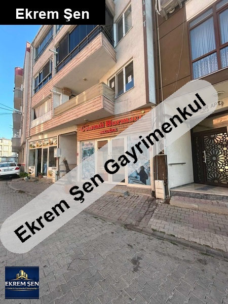 3+1 gönenin en güzel ve en işlek caddesi üzerindedir.