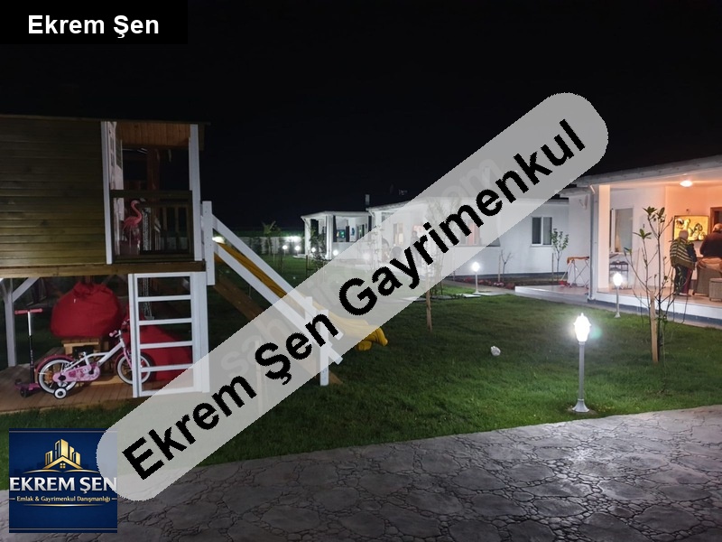 3 adet bağımsız tek katlı villa büyükova