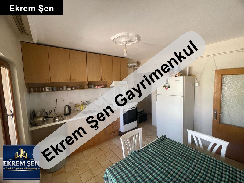 sahi̇bi̇nden cadde üstü önü kapanmayacak 3+1 kullanişli dai̇re