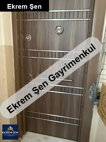 çarşı merkezde uygun fiyatlı yatirimlik kaçırılmayacak 2+1 daire