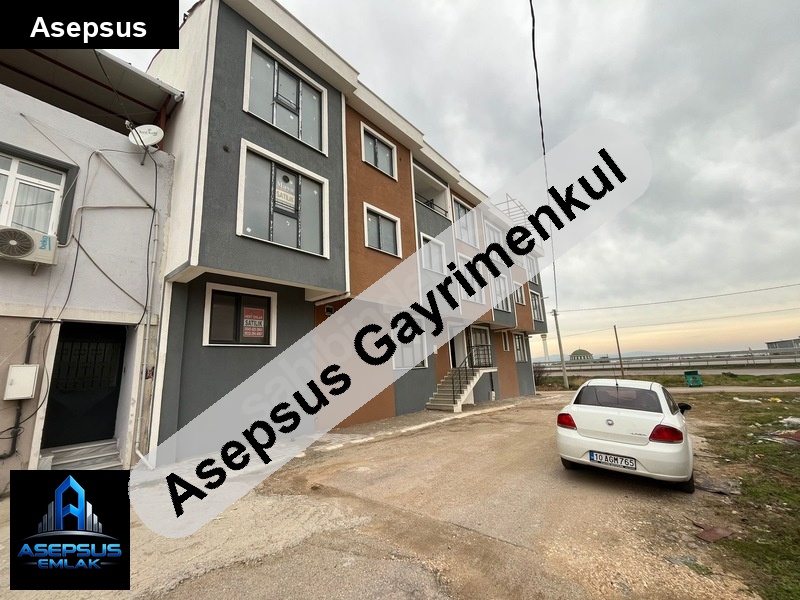 Asepsus Emlak'tan 1+1 ayyıldız mh. 'sinde satılık daire