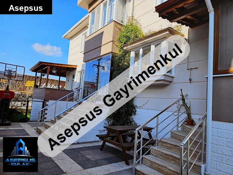 Asepsus Emlak'tan 4+1 100. yıl mh. 'sinde satılık villa