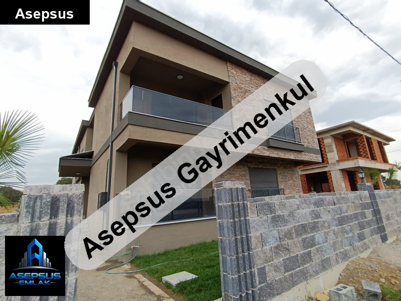 Asepsus Emlak'tan 4+1 100. yıl mh. 'sinde satılık villa