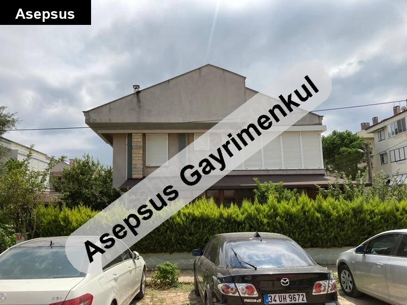 çuğra'da sahi̇bi̇nden, deni̇ze 200metre mesafede, doğalgazli vi̇lla