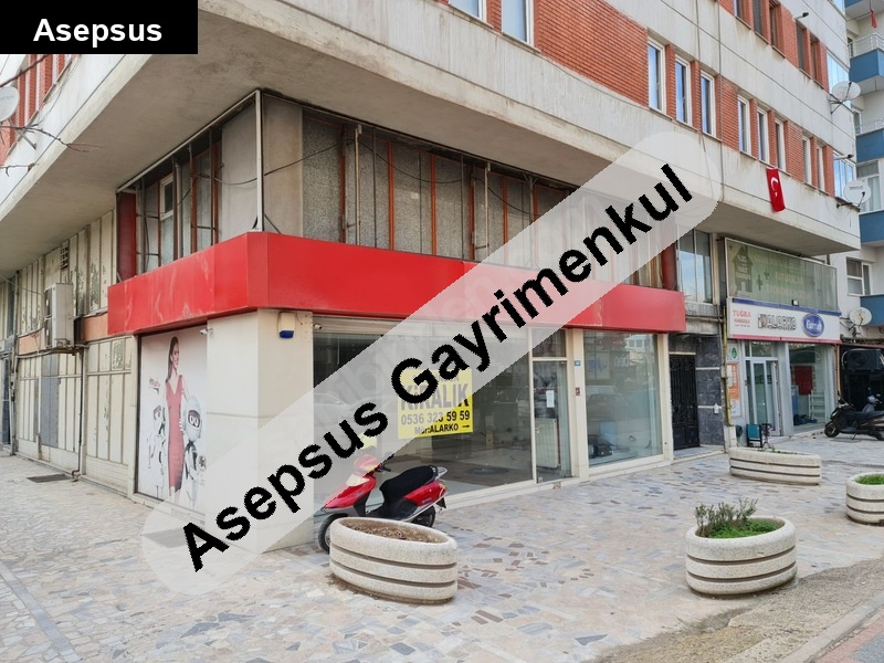 Bandırma Ordu Caddesi’nde Kiralık Çift Katlı Geniş Cepheli İşyeri – 300 m²