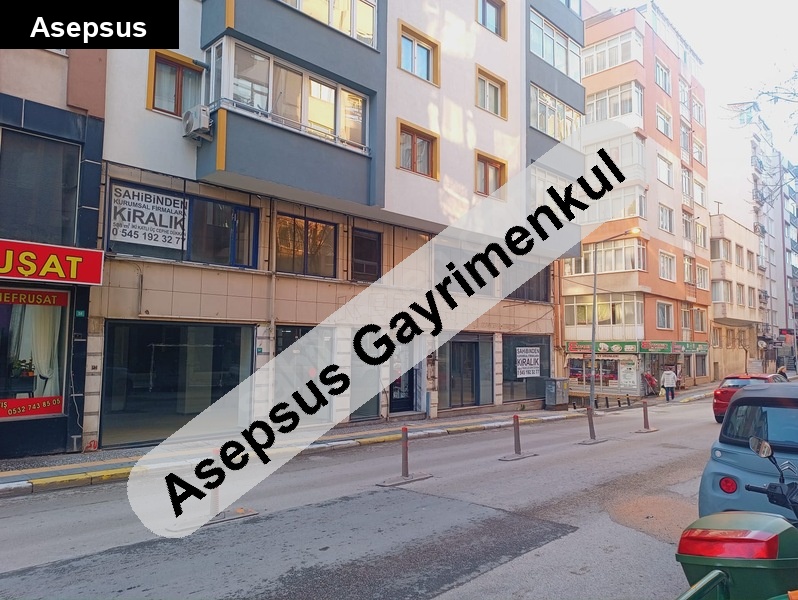 Kurtuluş Caddesi’nde Köşe Başı 588 m² Çift Katlı – 3 Cepheli Kiralık Prestijli Mağaza