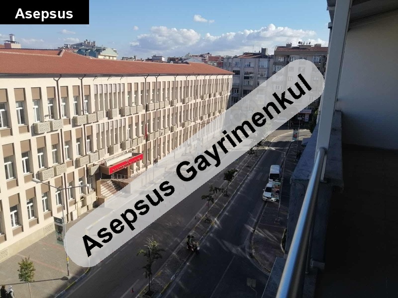 sahi̇bi̇nden full eşyali ki̇ralik çarşi merkez teras