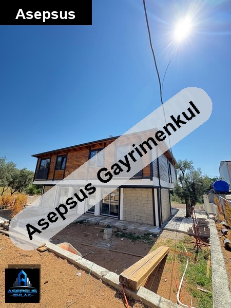 Asepsus Emlak'tan 2+1 hamamlı mh. 'sinde satılık villa