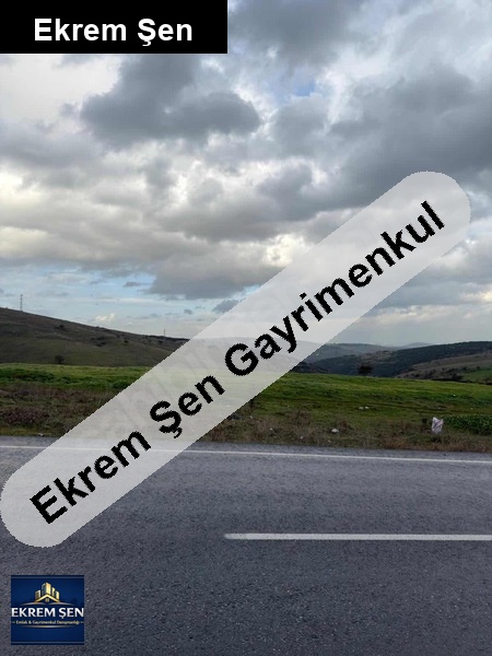 yola sıfır tarla. fiyata açık. pazarlık ve takas için uygun