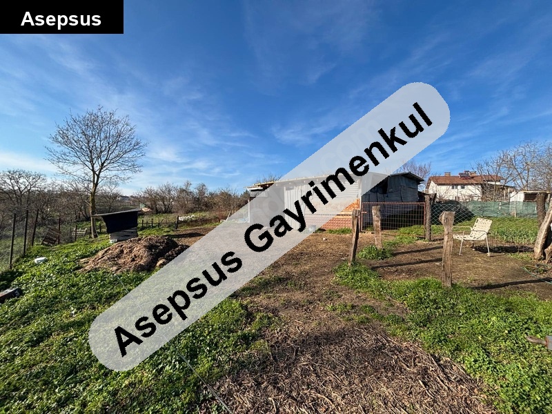 425,40 m2 köy i̇çi̇nde dam,bahçe ve ahili olan arsa