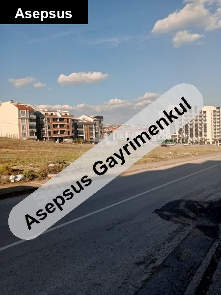 4 kat imarlı hafif kot var yan parsellerdeki bloklar 5 kat yaptı