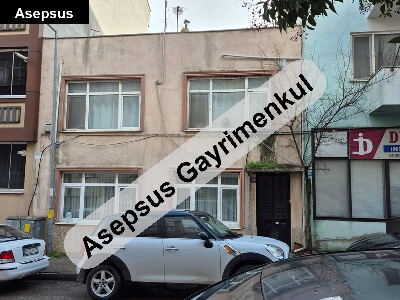 17 eylül mahallesi , 112 m² arsalı avlulu kagir ev.